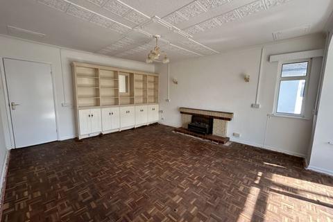 2 bedroom detached bungalow for sale, Hafod Road West, Penrhyn Bay