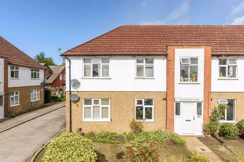 2 bedroom apartment for sale, Dallington Close, Hersham