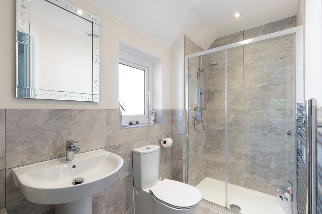 En-suite shower