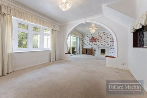 undefined, Sanderstead Court Avenue, Sanderstead