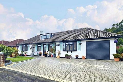 2 bedroom detached bungalow for sale, Place House Close, Fareham PO15
