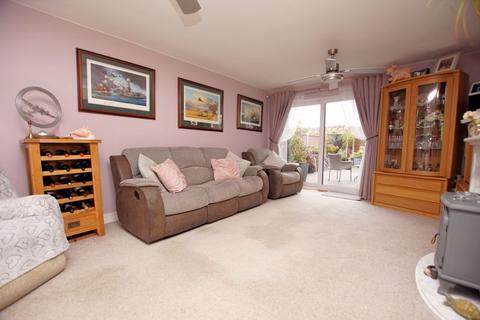 2 bedroom detached bungalow for sale, Place House Close, Fareham PO15