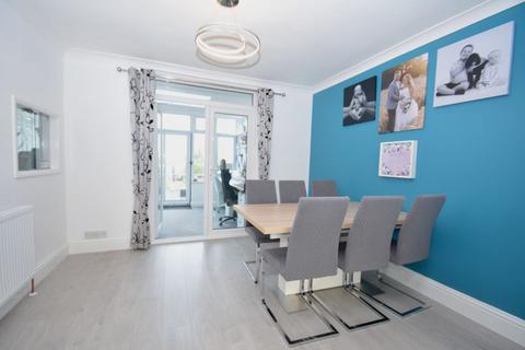 3 bedroom terraced house for sale, Minster Road, Halfway