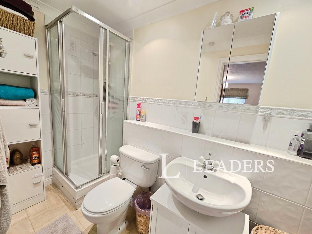 10 Ensuite