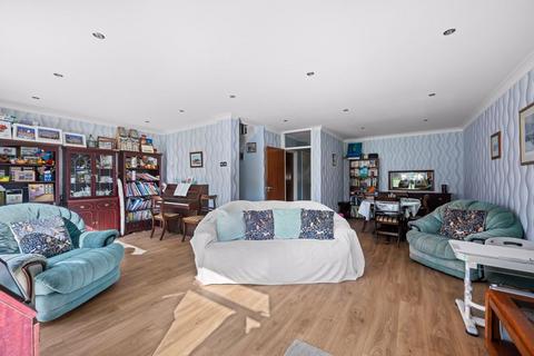4 bedroom semi-detached house for sale, Meriden Close, Bromley