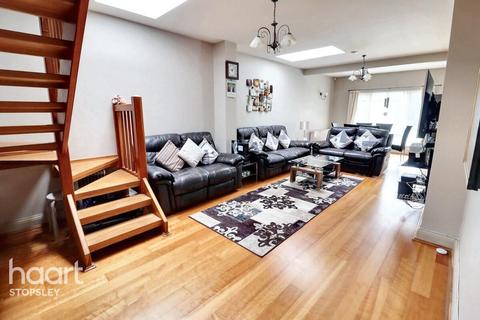 undefined, Exton Avenue, Luton