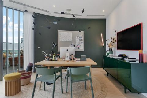 undefined, Greenwich Peninsula, Harbour Walk, SE10