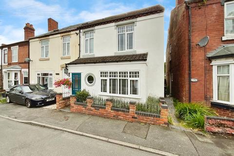 3 bedroom end of terrace house for sale, Dennis Street, Stourbridge DY8