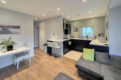121 Limpsfield Road, Warlingham, CR6 9RH