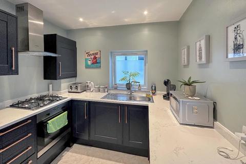 121 Limpsfield Road, Warlingham, CR6 9RH