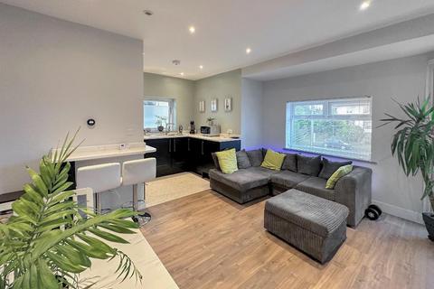 121 Limpsfield Road, Warlingham, CR6 9RH