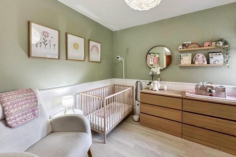 2 bedroom flat for sale, Croydon Road, Caterham, CR3 6DJ