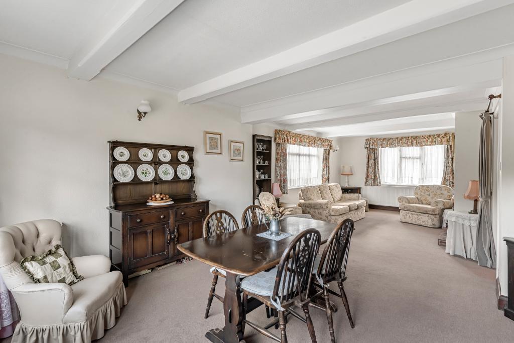 Lounge/dining room