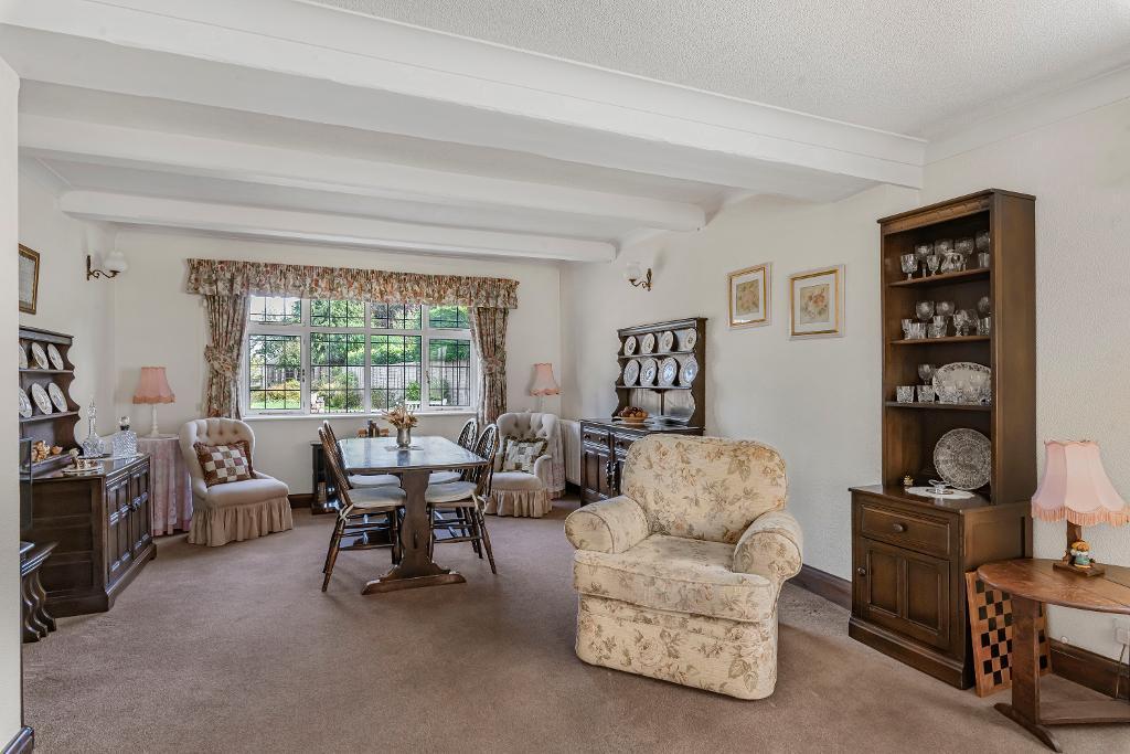 Lounge/dining room