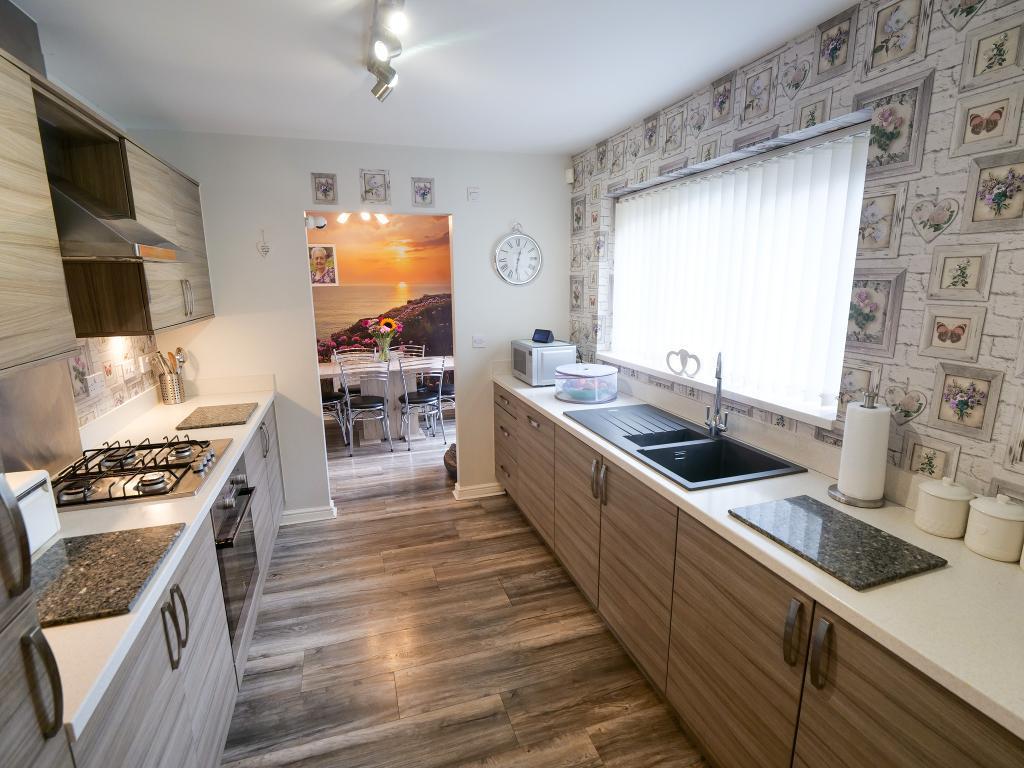 Kitchen Dual Aspect
