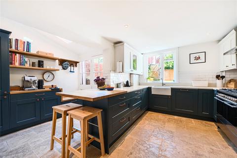 12 Abbots Road, Exeter, EX4 7AN