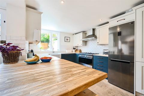 12 Abbots Road, Exeter, EX4 7AN
