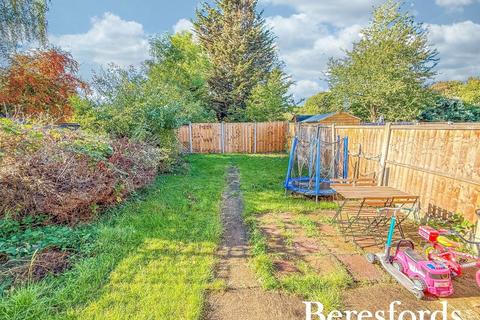 2 bedroom maisonette for sale, Granton Avenue, Upminster, RM14