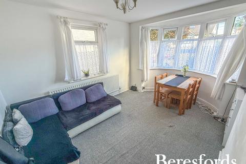 2 bedroom maisonette for sale, Granton Avenue, Upminster, RM14