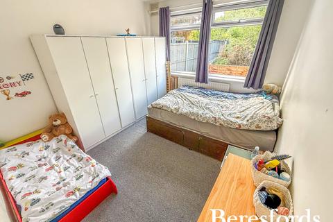 2 bedroom maisonette for sale, Granton Avenue, Upminster, RM14