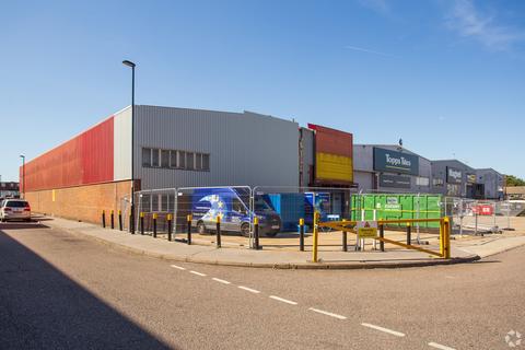 Warehouse to rent, Peall Rd Croydon CR0 3EU