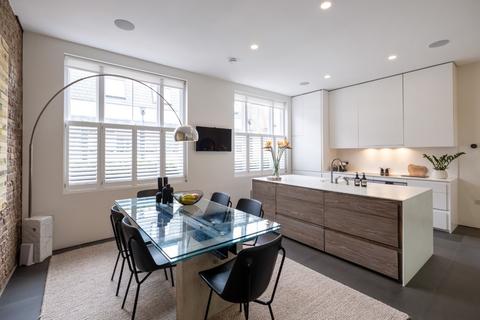 2 bedroom mews to rent, Oldbury Place, Marylebone, W1U