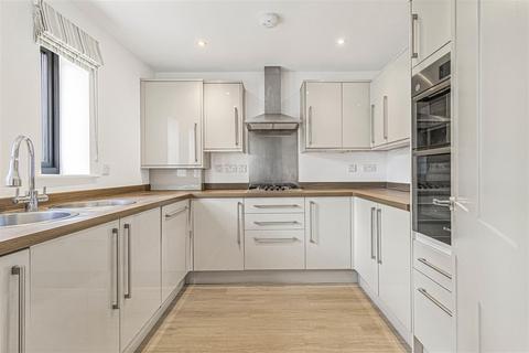 4 Swallow Gardens, Chesterton, Cambridge, CB4 1FU