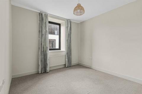 4 Swallow Gardens, Chesterton, Cambridge, CB4 1FU