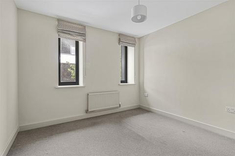 4 Swallow Gardens, Chesterton, Cambridge, CB4 1FU