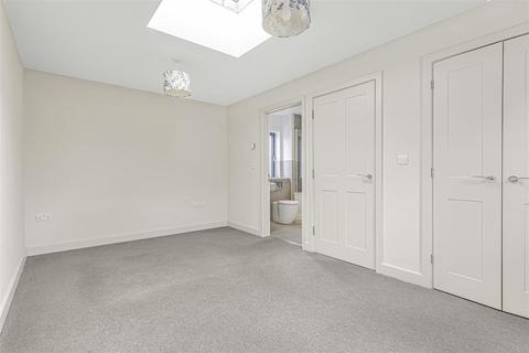 4 Swallow Gardens, Chesterton, Cambridge, CB4 1FU