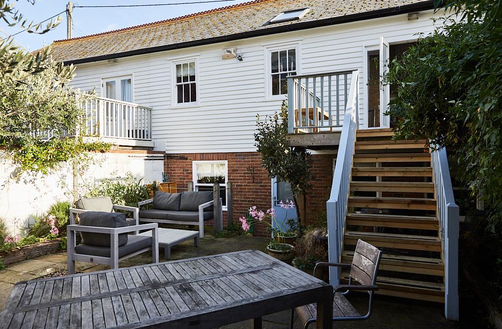 Island Wall, Whitstable