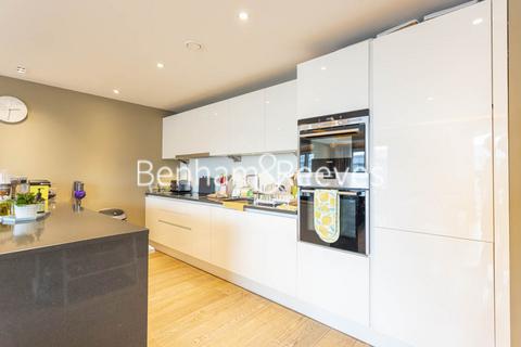 2 bedroom apartment to rent, Distillery Wharf, Hammersmith W6