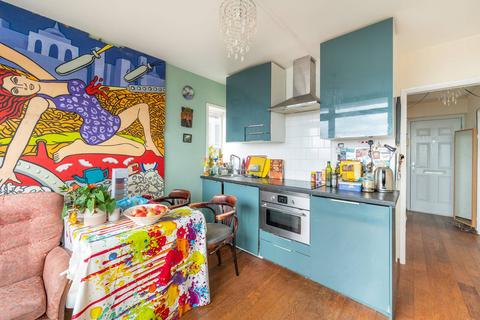 2 bedroom flat for sale, Rectory Road, Stoke Newington, London, N16