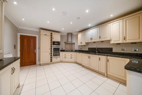 2 bedroom flat for sale, Warwick Road, Solihull, West Midlands, B91