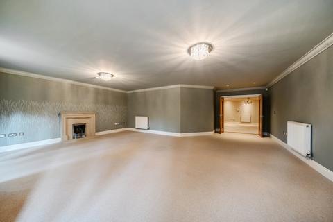 2 bedroom flat for sale, Warwick Road, Solihull, West Midlands, B91