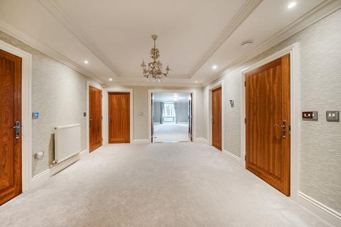 2 bedroom flat for sale, Warwick Road, Solihull, West Midlands, B91