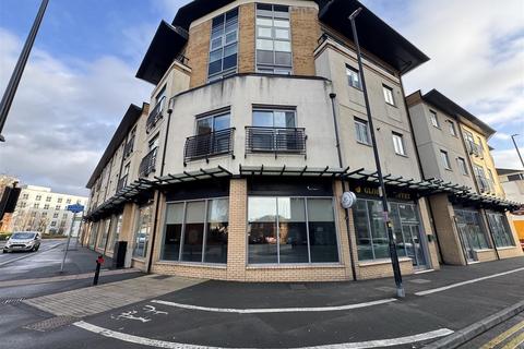 2 bedroom flat for sale, Holbrook Way, Swindon SN1