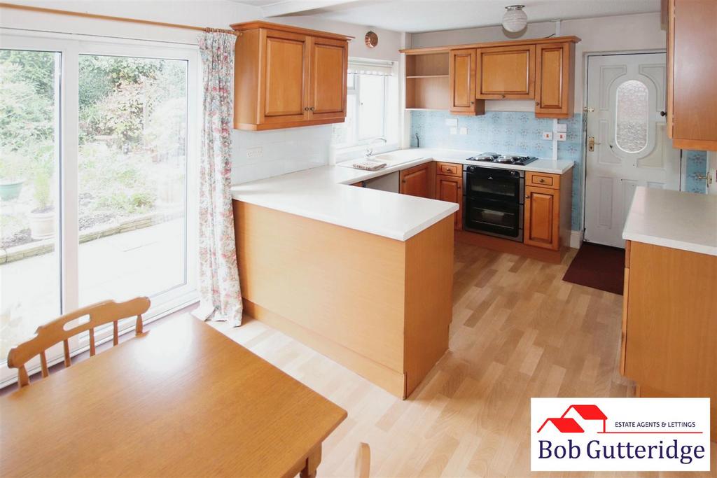 Fitted kitchen/dining room