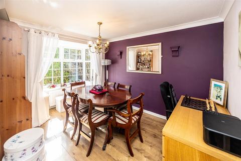 4 bedroom detached house for sale, Brier Hill View, Huddersfield HD2