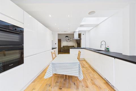 undefined, Westbourne Grove, Hessle