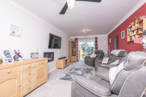 undefined, Manor Court, Knottingley WF11