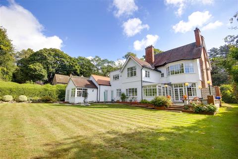 6 bedroom detached house for sale, Elloughton Road, Brough