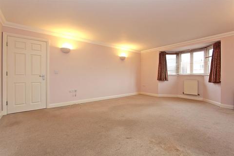 36 Wingfield Court, Banstead, SM7 2GD