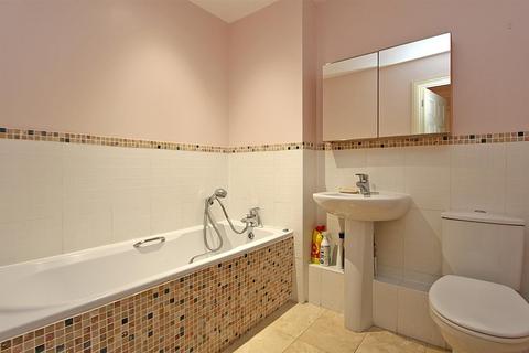 36 Wingfield Court, Banstead, SM7 2GD