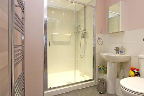 36 Wingfield Court, Banstead, SM7 2GD