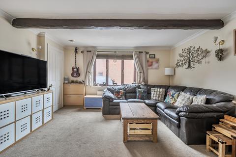 37 Arley Close, Swindon, SN25 4TP