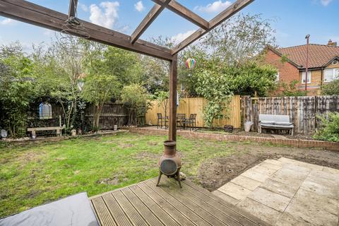 37 Arley Close, Swindon, SN25 4TP