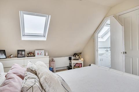37 Arley Close, Swindon, SN25 4TP