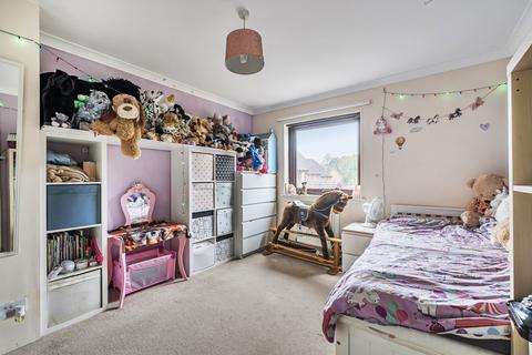 37 Arley Close, Swindon, SN25 4TP