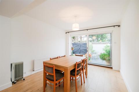 undefined, Kings Head Hill, North Chingford